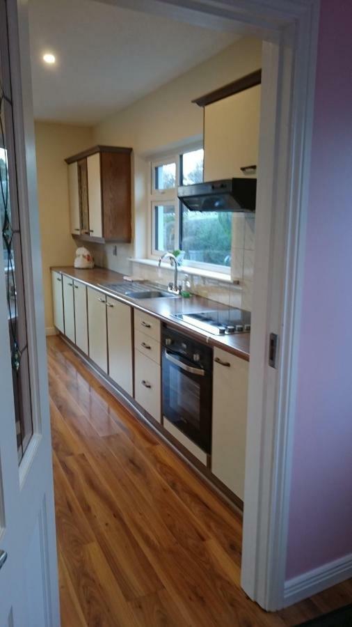 Mick'S Cottage Loughrea Exterior photo